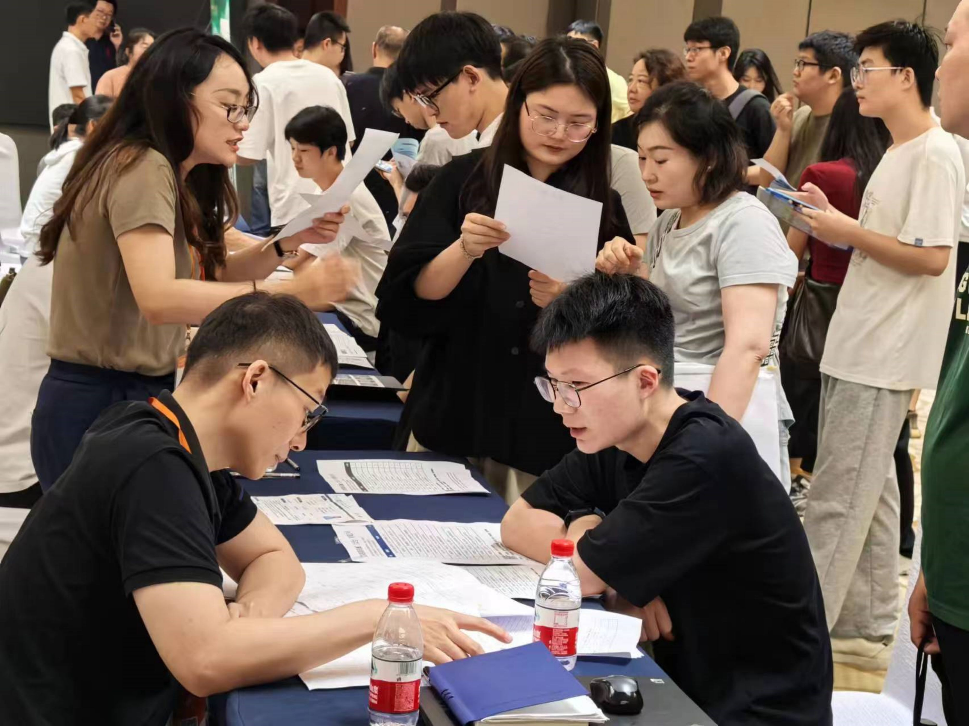 2024太倉夏季畢業生招聘會圓滿落幕：風雨無阻，共筑就業橋梁